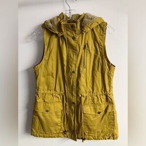 Love Tree Women’s Utility Hooded Vest, Small, Faux Fur, Mustard Yellow